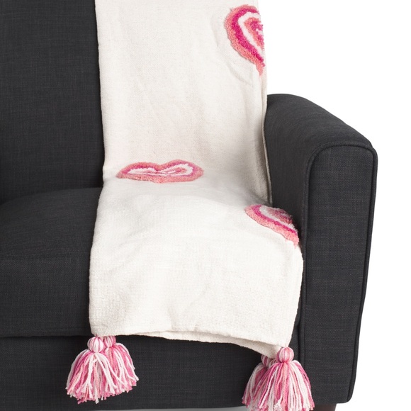 🎀❤️NEW Cupcakes & Cashmere Valentine’s Day Heart 50x70 Throw Blanket NWT - Picture 7 of 8